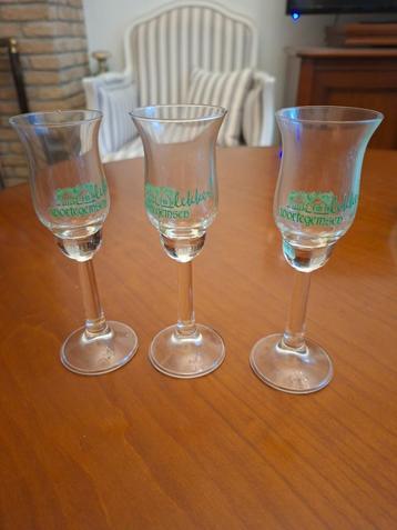vintage jenever glaasjes beschikbaar voor biedingen