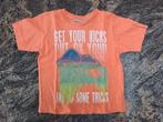 Mt 92-98 Oranje T-shirt blauwgroene sneakers, Kinderen en Baby's, Ophalen of Verzenden, Zo goed als nieuw, Jongen, Shirt of Longsleeve