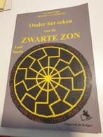 Jaak Smets - Onder het teken van de Zwarte Zon, Boeken, Ophalen of Verzenden, Zo goed als nieuw, J. Smets