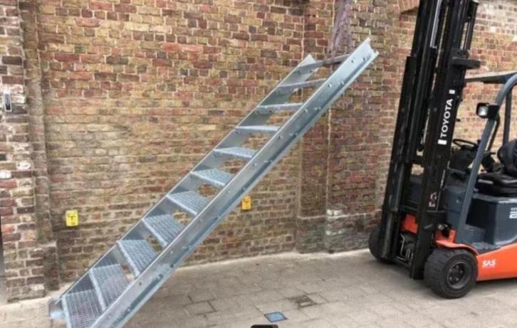 industrie trap, Doe-het-zelf en Bouw, Ladders en Trappen, Trap, Ophalen