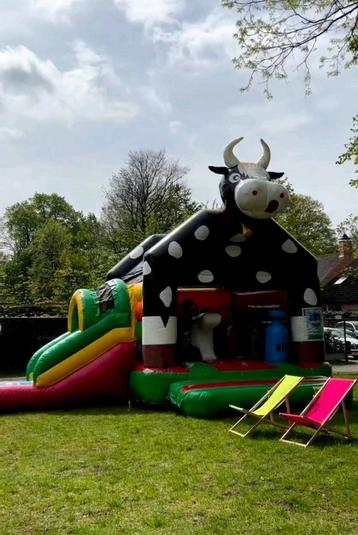 Springkasteel Koe te koop, Hobby en Vrije tijd, Ophalen, Zo goed als nieuw