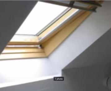 Velux 78x98 GGL MK04 + raccord ardoise disponible aux enchères