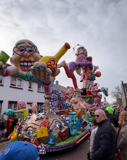 Carnavalswagen thema: laboratorium, Hobby en Vrije tijd, Feestartikelen | Verhuur, Zo goed als nieuw, Ophalen