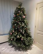 Kerstboom met versiering + verlichting + mand, Diversen, Kerst, Zo goed als nieuw, Ophalen