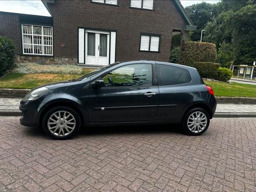 Renault Clio 1.1i benzine Airco reeds blanco gekeurd, Auto's, Renault, Bedrijf, Te koop, Clio, ABS, Airbags, Airconditioning, Bluetooth