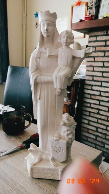 Notre Dame des Flandres en plâtre de 28 cm de haut