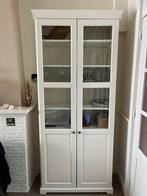 Vitrine Liatorp IKEA, Huis en Inrichting, Kasten | Vitrinekasten, Ophalen, Zo goed als nieuw, Overige houtsoorten, Met deur(en)