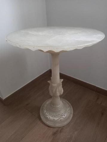 Vintage albast / marmeren tafeltje met bijhorende tafellamp beschikbaar voor biedingen