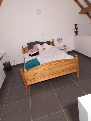 Bed 140x200 beschikbaar voor biedingen