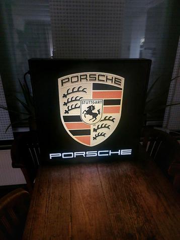 Mooie grote Porsche lichtbak  beschikbaar voor biedingen