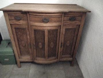 Bijzetkastje in eik beschikbaar voor biedingen