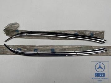 NOS set sierlijsten C-Stijl L+R voor Mercedes-Benz W114 W115 beschikbaar voor biedingen