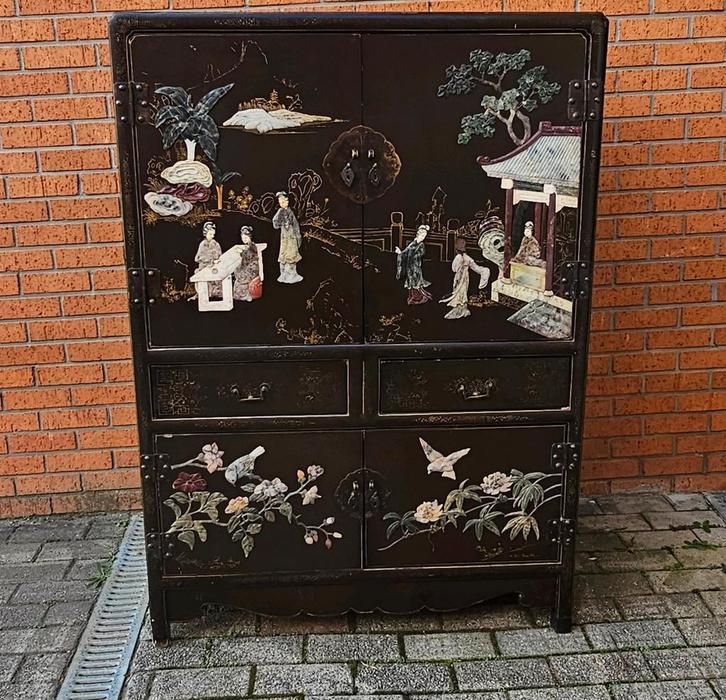 Cabinet chinois ancien laqué noir – incrustations en nacre, Antiquités & Art, Antiquités | Meubles | Armoires, Enlèvement