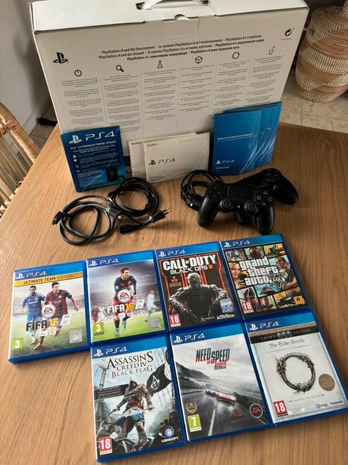 Playstation 4 met 2 controllers en 7 games, Games en Spelcomputers, Spelcomputers | Sony PlayStation 2, Zo goed als nieuw, Phat