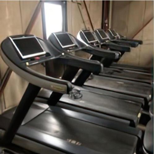 Technogym Excite Run 700 Visioweb | Treadmill | Cardio |, Sport en Fitness, Fitnessmaterialen, Gebruikt, Armen, Benen, Borst, Buik