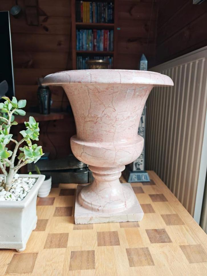 Prachtige echte marmeren vaas, Tuin en Terras, Tuinvazen, Zo goed als nieuw, Ophalen