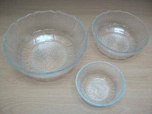 Mooie glazen kommen (set van 3 stuks), Huis en Inrichting, Keuken | Servies, Nieuw, Kom(men), Glas, Ophalen of Verzenden