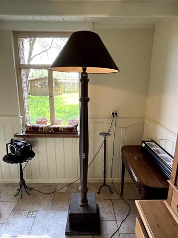 support de lampe sur pied, Enlèvement