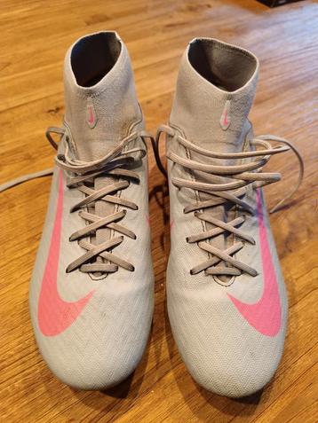 Voetbalschoenen Nike met kous maat 41, Enlèvement ou Envoi, Comme neuf