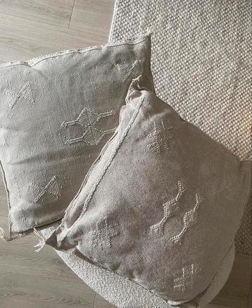 Sabra kelim cactus zijde kussen beige Marokkaans kussen beschikbaar voor biedingen