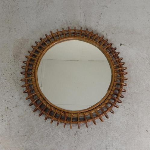 Ronde vintage spiegel met bamboe rand in de stijl van Franco, Antiek en Kunst, Antiek | Spiegels, Verzenden