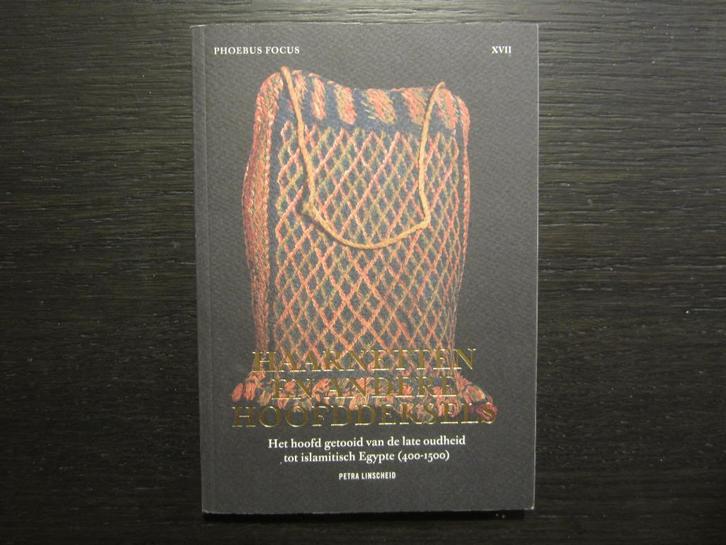 Haarnetten en andere hoofddeksels  -Petra Linscheid-, Boeken, Kunst en Cultuur | Beeldend, Ophalen of Verzenden