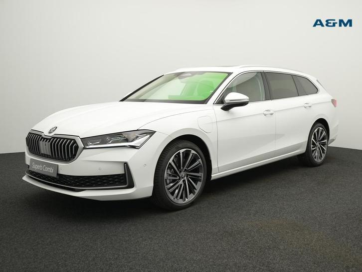 Skoda Superb Combi PHEV Superb Combi PHEV 1.5 TSI L&K DSG (1, Auto's, Skoda, Superb, ABS, Airbags, Airconditioning, Alarm, Cruise Control