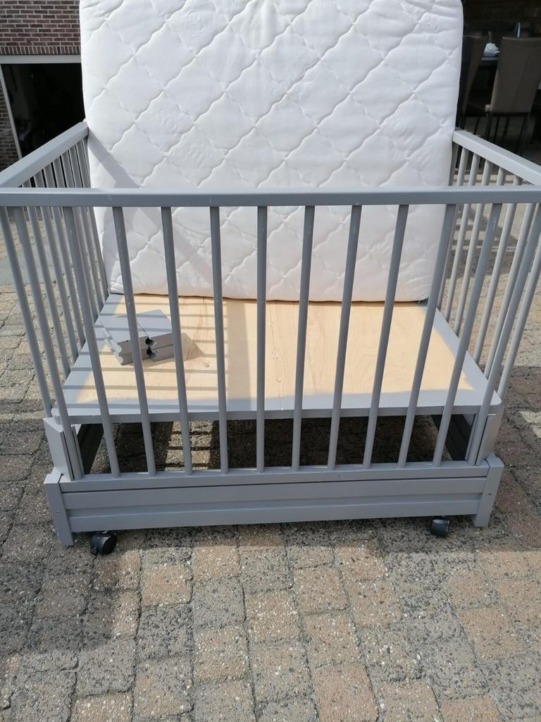 Grijs park., Enlèvement