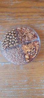 Perles et petites décorations / hobby flora, Ophalen of Verzenden, Gebruikt, Kraal