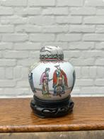 chinese vaas met deksen en houte opzetstuk, Antiek en Kunst, Ophalen