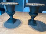 Set van 2 gietijzeren tuinurnen klassiek model  22 cm hoog, Tuin en Terras, Tuinvazen, Ophalen of Verzenden, Gebruikt