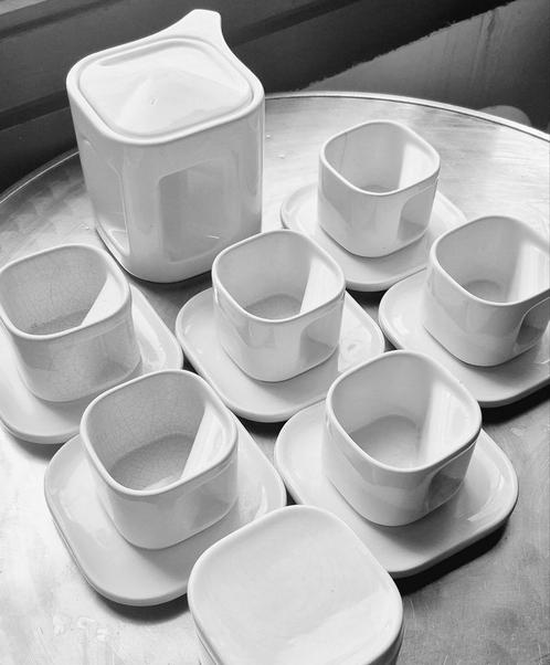 Arnolfo Di Cambio series.Makio Hasuike voor Laveno Revelli., Huis en Inrichting, Keuken | Servies, Gebruikt, Ophalen of Verzenden