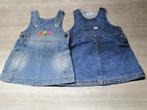 2 toffe jeanskleedjes mt 80, Kinderen en Baby's, Babykleding | Maat 80, Ophalen, Zo goed als nieuw, Meisje, Jurkje of Rokje