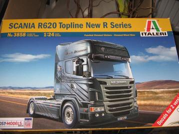 bouwdozen van vrachtwagens op 1/25 beschikbaar voor biedingen