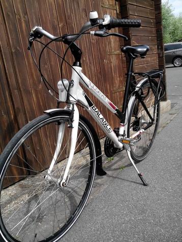 Sportieve damesfiets beschikbaar voor biedingen