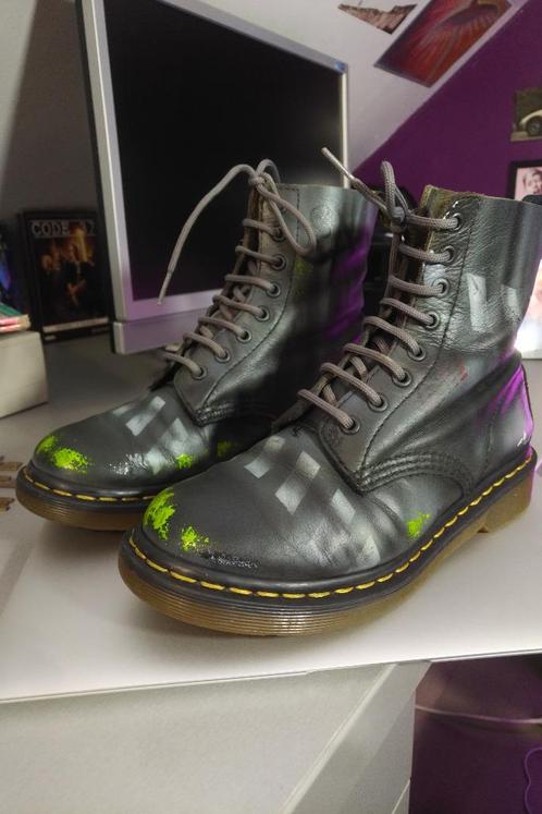 Dr Martens 37, Kleding | Dames, Schoenen, Gedragen, Lage of Enkellaarzen, Grijs, Ophalen