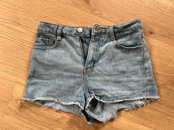 Korte jeansbroek / short maat 152 van Groggy beschikbaar voor biedingen
