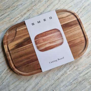 SMEG snijplank - acaciahout - 28 x 42 cm - nieuw!

 beschikbaar voor biedingen