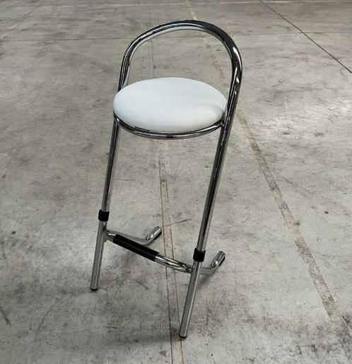 Barkruk met zachte, witte kunstlederen zitting met leuning, Huis en Inrichting, Barkrukken, Gebruikt, 90 cm of meer, Kunststof