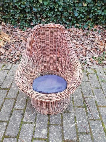 Rieten zetel voor kind of huisdier  beschikbaar voor biedingen