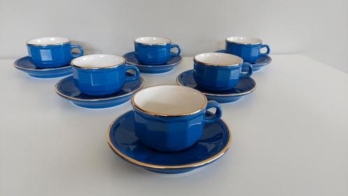 6 nieuwe blauwe Revol Apilco style kopjes en 6 schoteltjes, Antiek en Kunst, Antiek | Servies los, Ophalen of Verzenden