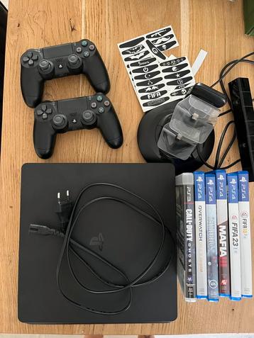 Playstations 4 + 2 controllers + camera + oplader + spellen beschikbaar voor biedingen