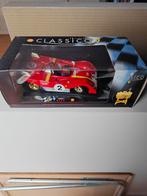 Classico Collezione 1:18 Ferrari 312 P et pompe à essence, Enlèvement ou Envoi, Comme neuf, Voiture