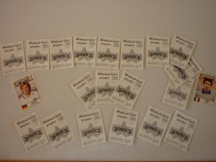 18 Paninistickers WORLD CUP STORY Espana '82, Hobby en Vrije tijd, Stickers en Plaatjes, Zo goed als nieuw, Meerdere stickers