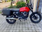 Moto Guzzi V7 met koffers., Naked bike, 12 t/m 35 kW, Particulier, 2 cilinders