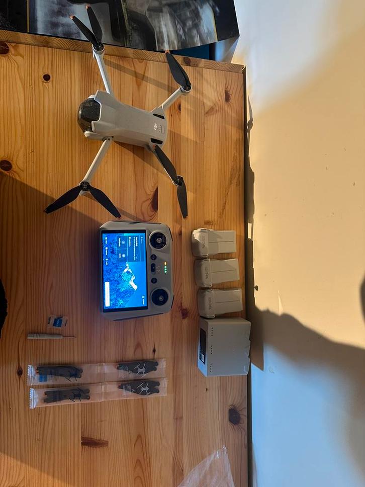 DJI Mini 3 + Smart RC + 3 batterijen, Audio, Tv en Foto, Drones, Ophalen