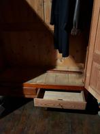 Oude kleerkast in pitchpine hout, Huis en Inrichting, Kasten | Kleerkasten, Ophalen, 50 tot 75 cm, 100 tot 150 cm, 200 cm of meer