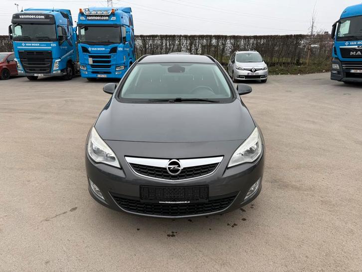 Opel Astra Break 2011 1.4 163000km Gps/AC Prêt à immatriculé, Autos, Opel, Particulier, Astra, Airbags, Essence, Euro 5, Break