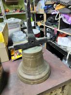 Bronze bel in goede staat, Ophalen