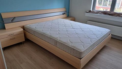 Compleet tweepersoonsbed met nachtlampjes en verlichting, Huis en Inrichting, Slaapkamer | Complete slaapkamers, Zo goed als nieuw